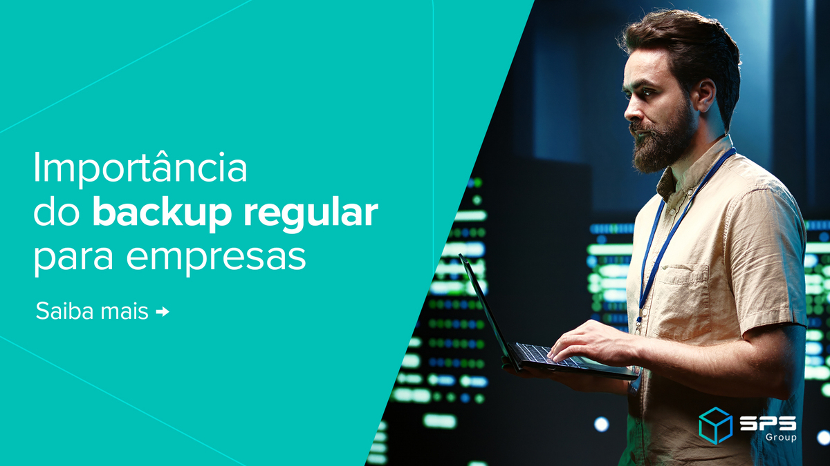 homem fazendo backup para empresas